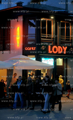 Sopot. ul. Bohaterow Monte Cassino popularny Monciak...