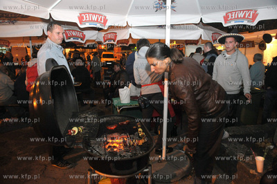 Biesiada i tance z okazji Swieta Oliwy odbyla na placu...