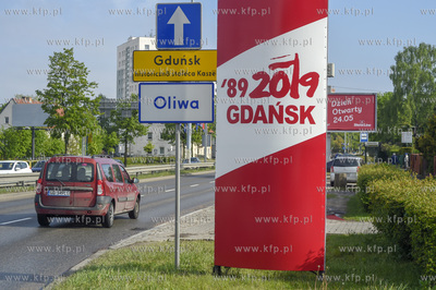 Witacz na granicy Gdańska i Sopotu z logiem obchodów...