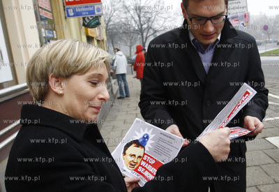 Gdansk. Parking przed biurem poselskim Jacka Kurskiego....
