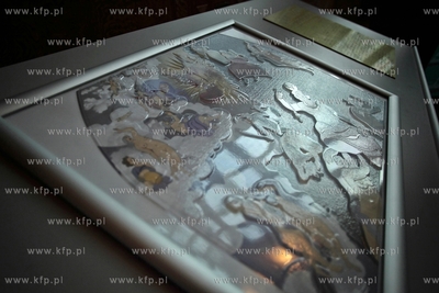 Gdansk. Dwor Artusa. Wystawa Prosimy dotykac eksponatow,...