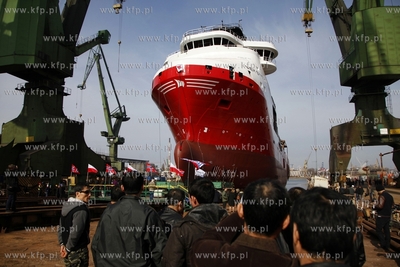 Gdanski oddzial Stoczni Nauta S.A.. Wodowanie kadlubu...
