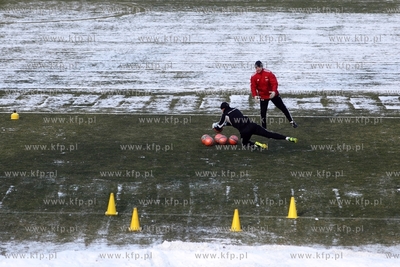 Stadion pilkarski przy ul.Traugutta w Gdansku.
21.01.2014
fot....