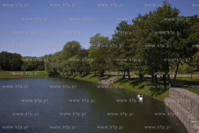 Staw młyński w Gdańsku Oliwie.
11.06.2015
fot....