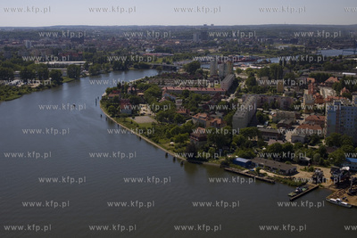 Widok z pylonu mostu im. Jana Pawła II na Martwej...