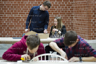 Politechnika Gdańska. Konkurs mostów drukowanych...