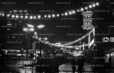 Swiateczne oswietlenie ulicy Grunwaldzkiej w Gdansku...