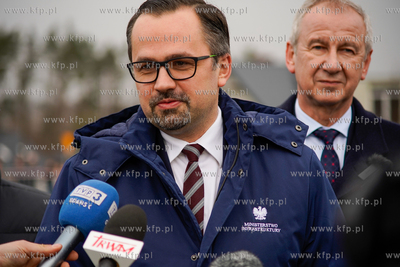 Oficjalne otwarcie wiaduktu w Niestępowie, który...