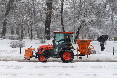 Intensywne opady śniegu w Gdańsku. Odśnieżanie....