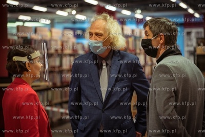 Biblioteka Manhattan ponownie otwarta. Od marca br....