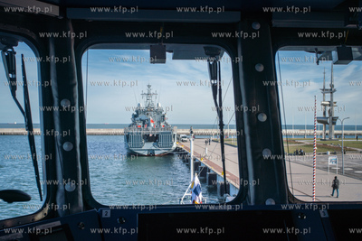 Nabrzeże Pomorskie w Gdyni. Nz. Niszczyciel  ORP Mewa....