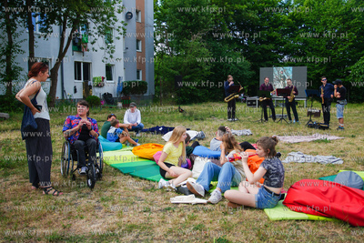 Gdynia, ul. Widna. Lato zaczyna się na Witominie!....
