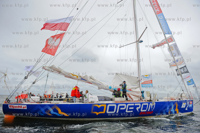 Sopot. Uroczyste przywitanie zeglarza Zbigniewa Gutka...