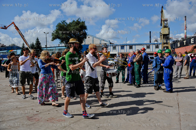 Gdansk. Stocznia Remontowa. Obudz Polske, niecodzienny...