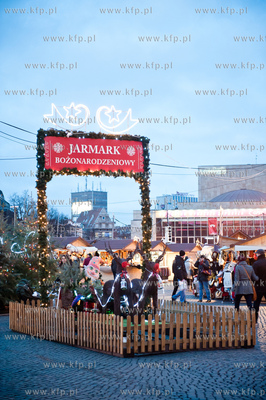 Gdansk. Targ Weglowy. Szesnasty Jarmark Bozonarodzeniowy...