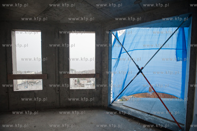 Gdynia. Uroczystosc zawieszenia wiechy na apartamentowcu...