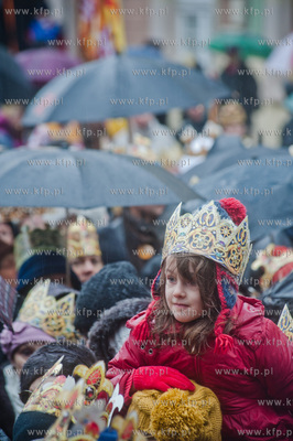 Gdansk. Orszak Trzech Kroli na ulicach Glownego Miasta....