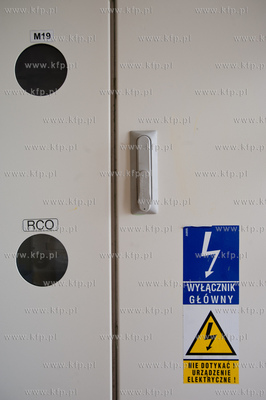 Gdansk. Skrzynka z licznikami pradu w jednym z blokow...