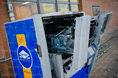 Gdansk. Ujescisko. Wysadzony w powietrze bankomat sieci...