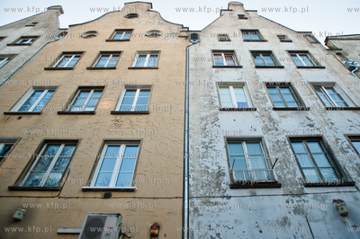 Gdansk. Odremontowane, nowo pomalowane kamieniczki...