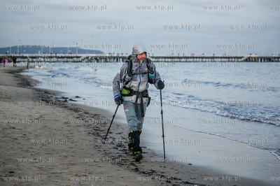 Sopot. Piaskiem w raka - charytatywny marsz brzegiem...