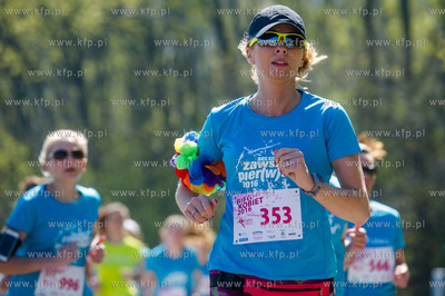 Gdynia. Bulwar Nadmorski. Bieg Kobiet - Zawsze Pier(w)si,...