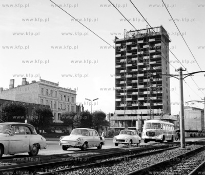 Ulica Grunwaldzka w Gdansku Wrzeszczu - nz na pierwszym...