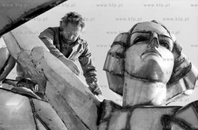 Budowa na terenie Gdanskich Zakladow Rafineryjnych...