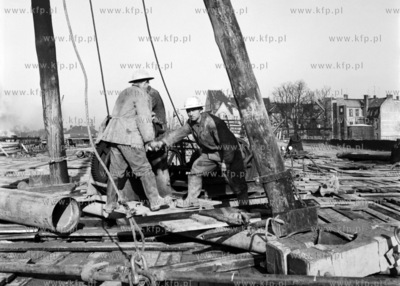 Budowa wiaduktu kolejowego Blednik w Gdansku. 
27.10.1968
0001765z_pazdziernik1968
Fot....