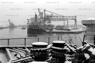 Basen gorniczy im Zawadzkiego w porcie gdanskim. 
28.02.1978
6luty78_z.kosycarz_p67
Fot....