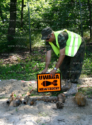 Arsenal amunicji znaleziony w poblizu plyty stadionu...