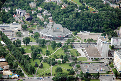 Gdynia z lotu ptaka. Nz. (od lewej) Muzeum Miasta Gdyni,...