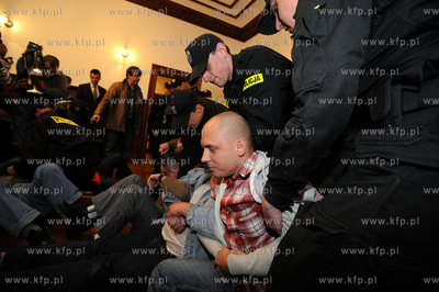 Szczecin. 13 zwiazkowcow z Sierpnia 80 okupowalo  ...