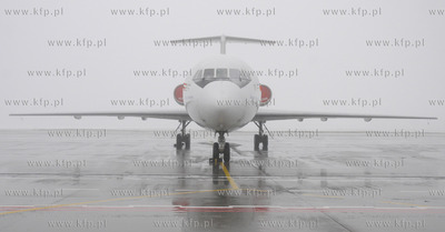 Mgla na zasniezonym lotnisku w Gdansku rebiechowie.
Nz....