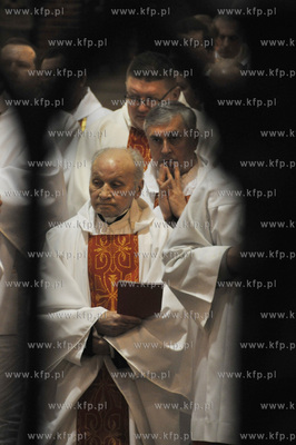 Msza krzyzma w katedrze pelplinskiej,pod przewodnictwem...