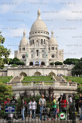 Montmartre - historyczna dzielnica Paryza polozona...