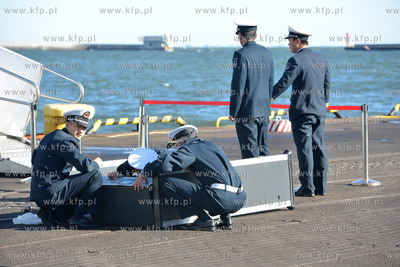 Chinskie okrety wojenne, niszczyciel rakietowy, fregata...