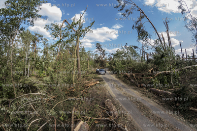 Skutki nawałnicy, która z piątku na sobotę przeszła...