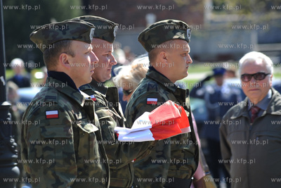 Gdansk. Obchody rocznicowe Konstytucji 3 Maja, kwiaty...