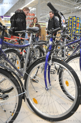 Oficjalne otwarcie dla klientow centrum handlowego...