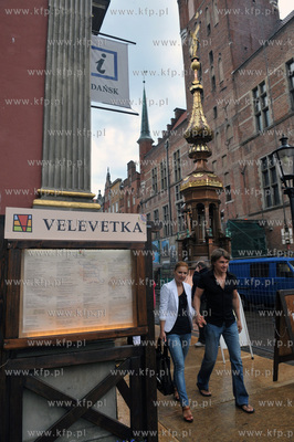 Gwaltowana burza, ktora przeszla nad Gdanskiem uniemozliwila...