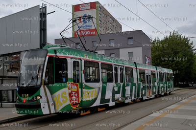 Gdansk Siedlce, ul. Kartuska. Tramwaj w barwach Lechii...