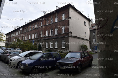 Gdańsk Wrzeszcz. Stare  domy w podwórzu  na u. Ludwika...