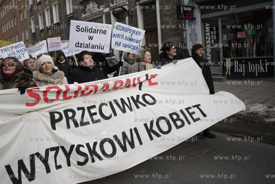 Około 150 osob uczestniczylo w gdanskiej Manifie....