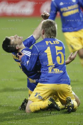 Gdynia. Ćwierćfinał Pucharu Polski w piłce nożnej...