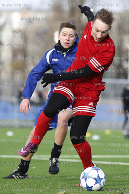 Gdansk Zaspa. Pilkarski turniej dzikich druzyn Do przerwy...