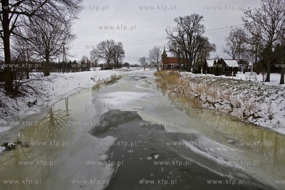 Żuławy. Motława we wsi Wróblewo.
12.01.2017
fot....