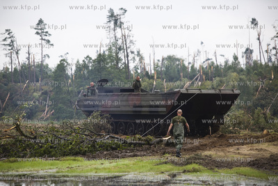 Skutki nawałnicy, która z piątku na sobotę przeszła...