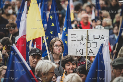 Gdańsk. Długi Targ. Demonstracja pt. My Zostajemy...