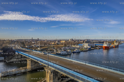 Zamknięty most Siennicki łączący Przeróbkę ze...